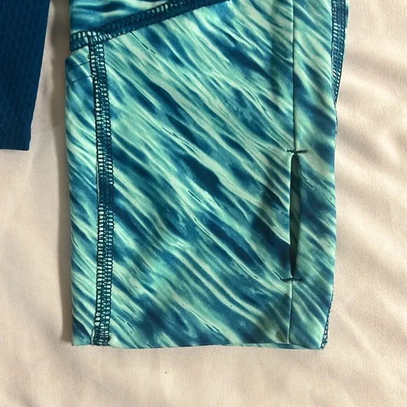 Patagonia All Weather Zip Neck Long Sleeve Shirt in Water Print Size Large - Picture 11 of 12